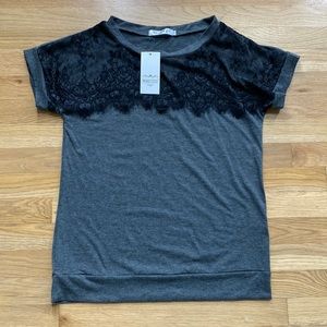 NWT WMZCYXY Size Small Lace Accented Top